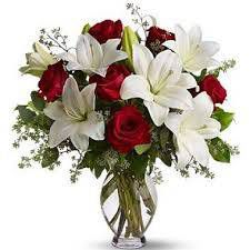 Foto de florero con liliums y rosas  - Envio de flores a domicilio
