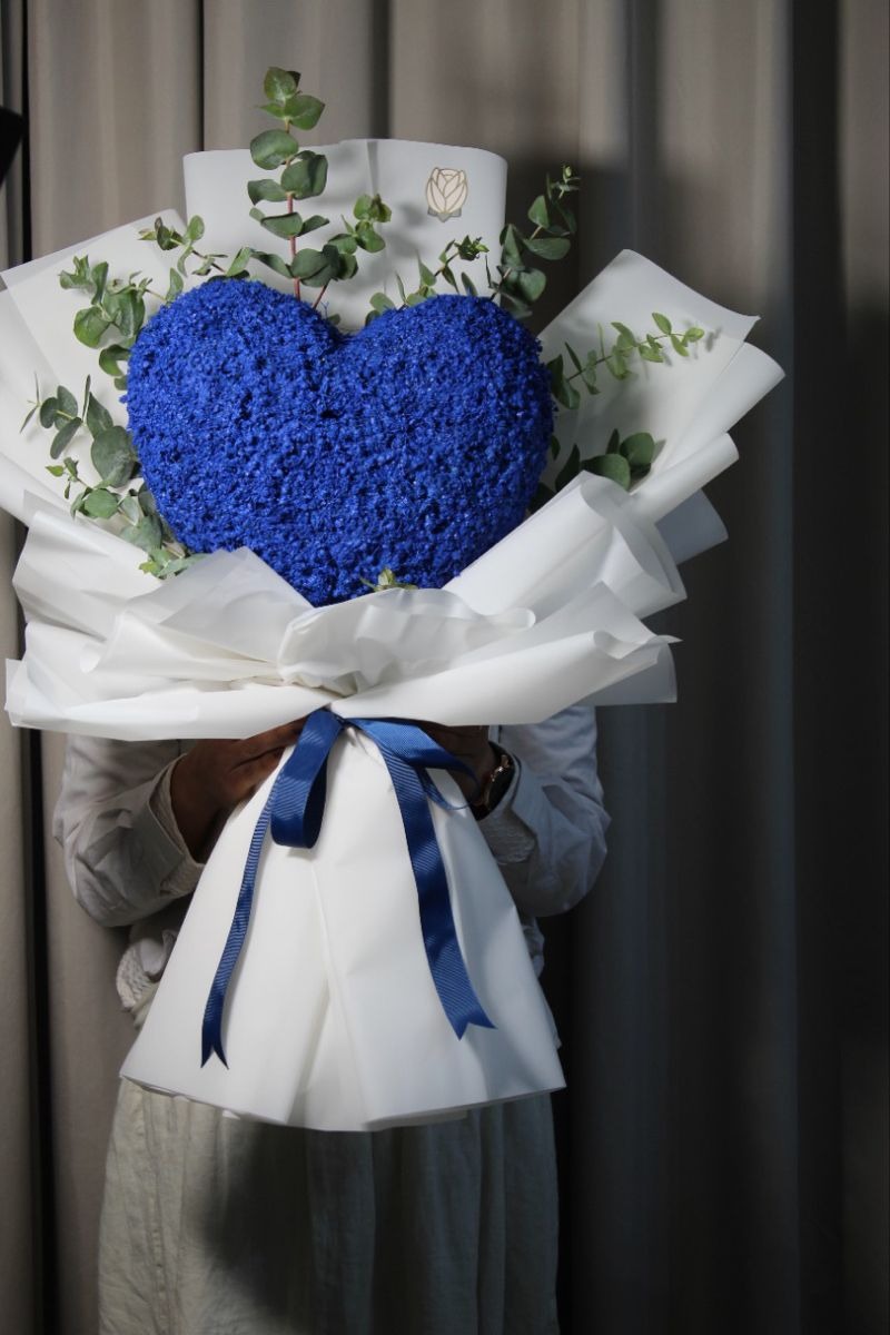 Foto de Ramo Corazon Ghipsofila azul