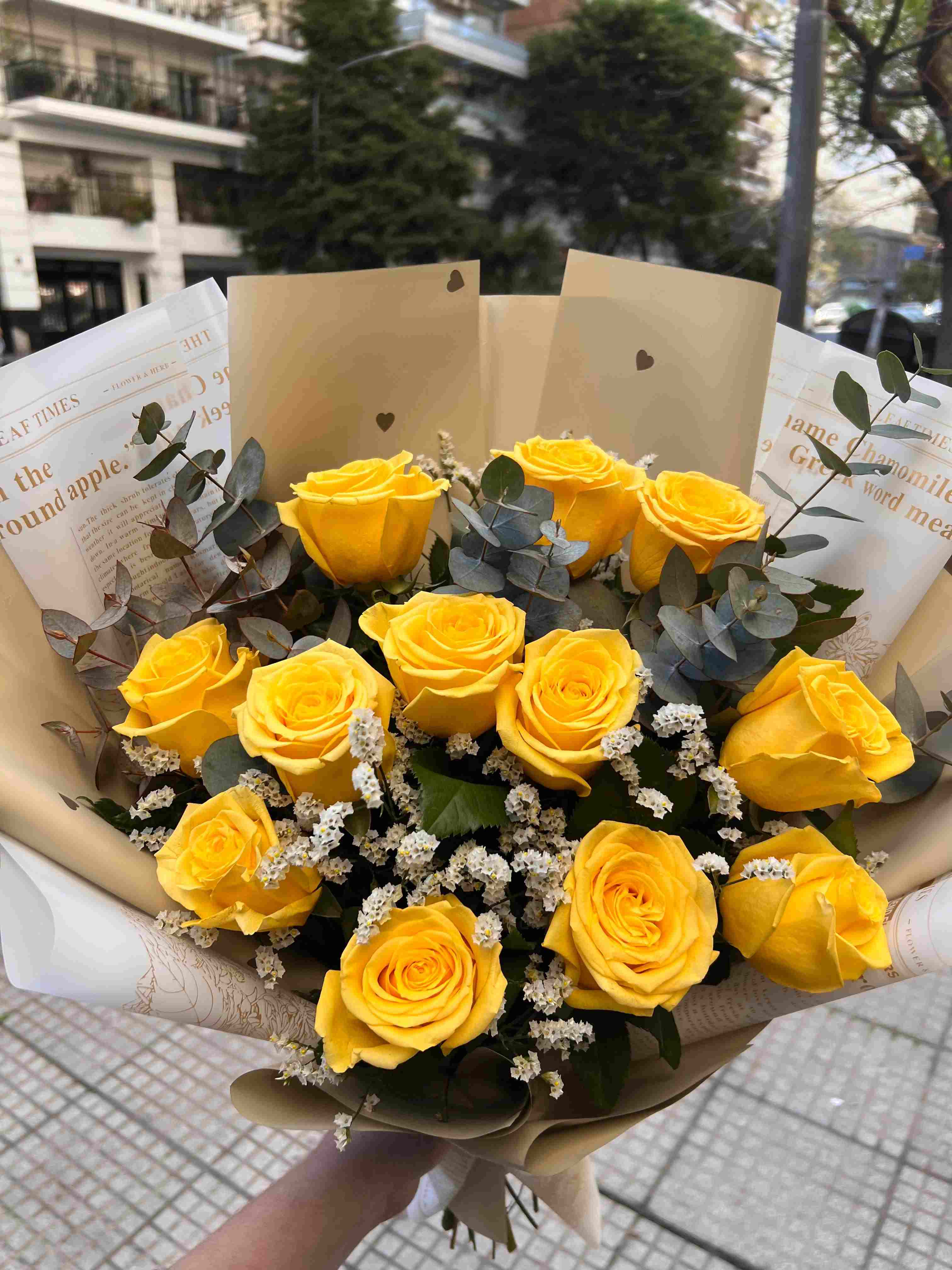 Foto de Ramo 12 Rosas Amarillas estilo oriental