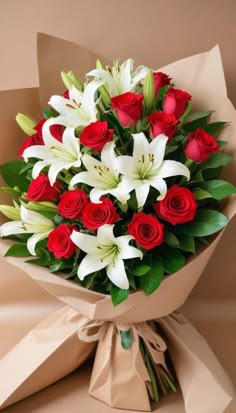 Foto de Ramo Papel madera Rosas rojas y Lilium Blancos