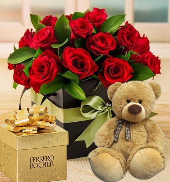 Foto de COMBO CAJA 12 ROSAS , PELUCHE Y FERRERO 